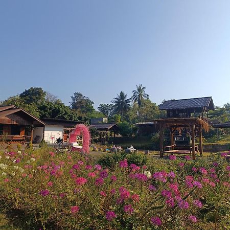 ม่วนใจ๋ปันสุข โฮมสเตย์แอนคาเฟ่ Muanjai Punsuk Homestay And Cafe Чом Тхонг Экстерьер фото