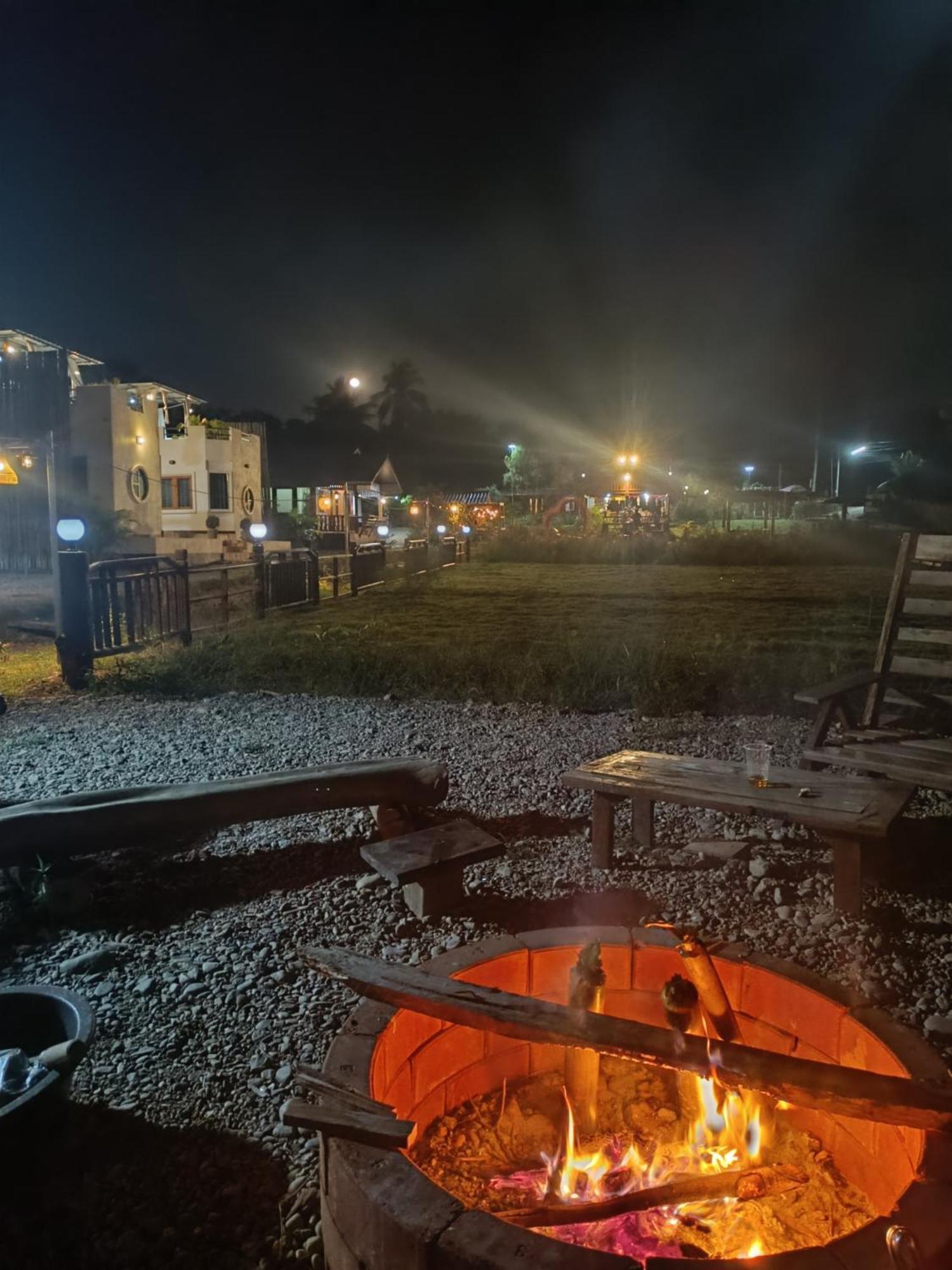 ม่วนใจ๋ปันสุข โฮมสเตย์แอนคาเฟ่ Muanjai Punsuk Homestay And Cafe Чом Тхонг Экстерьер фото