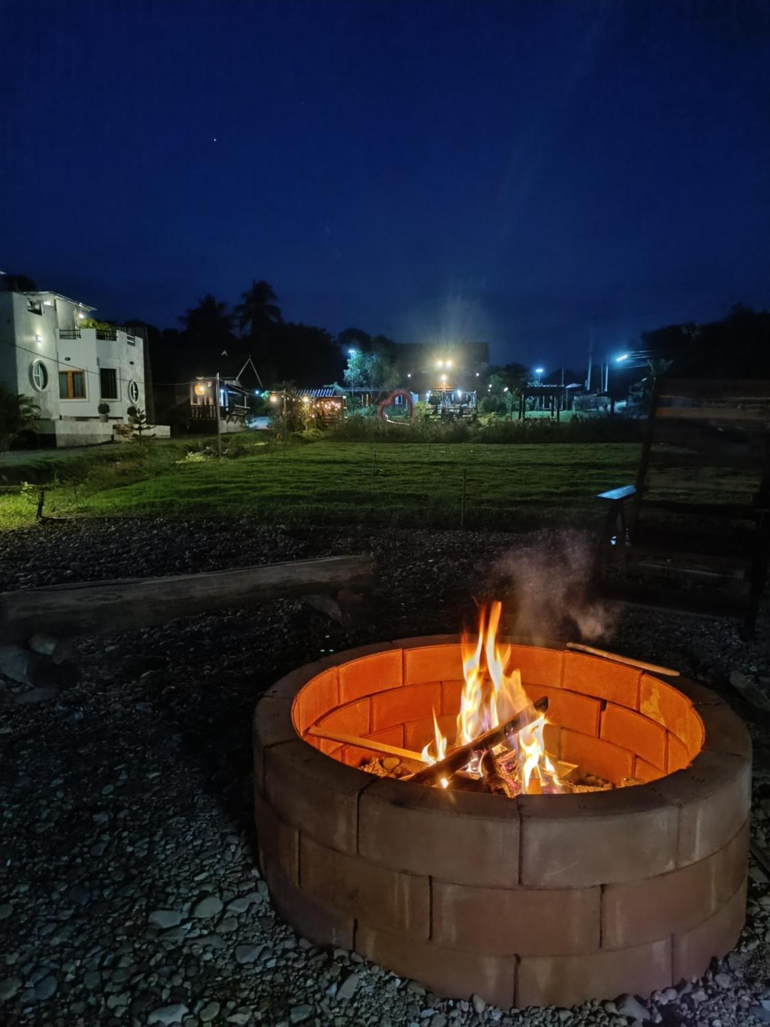 ม่วนใจ๋ปันสุข โฮมสเตย์แอนคาเฟ่ Muanjai Punsuk Homestay And Cafe Чом Тхонг Экстерьер фото