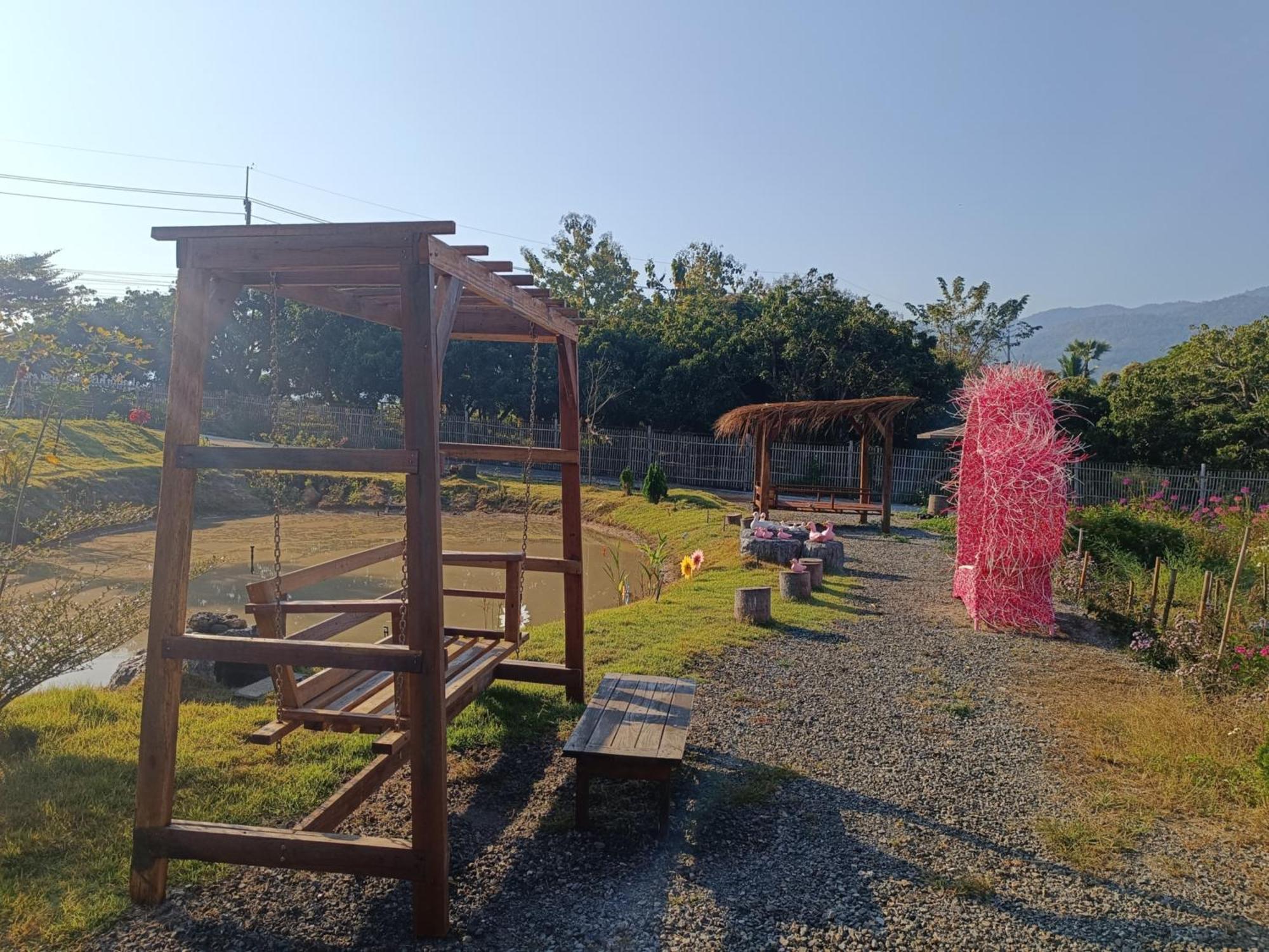 ม่วนใจ๋ปันสุข โฮมสเตย์แอนคาเฟ่ Muanjai Punsuk Homestay And Cafe Чом Тхонг Экстерьер фото