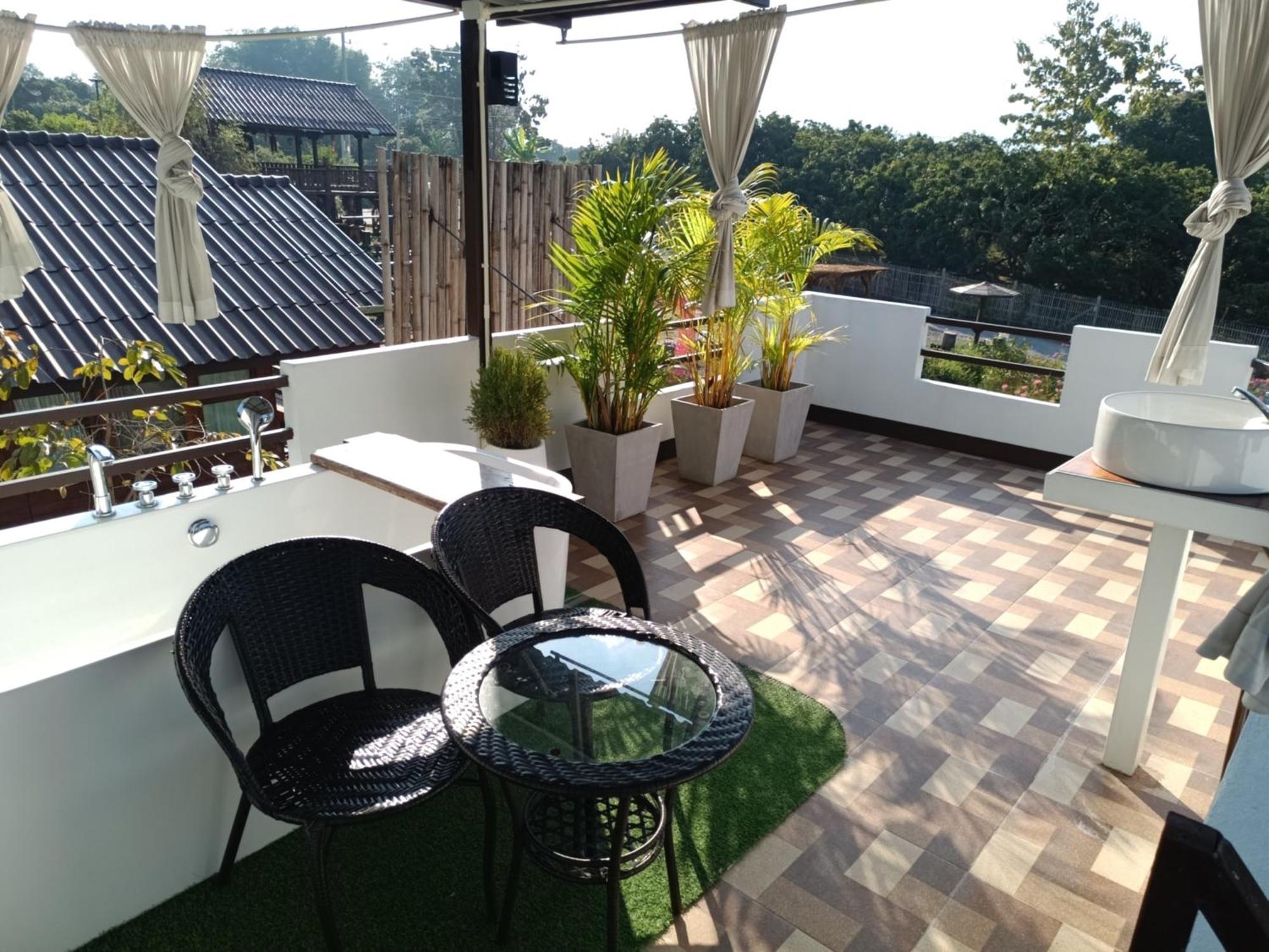 ม่วนใจ๋ปันสุข โฮมสเตย์แอนคาเฟ่ Muanjai Punsuk Homestay And Cafe Чом Тхонг Экстерьер фото