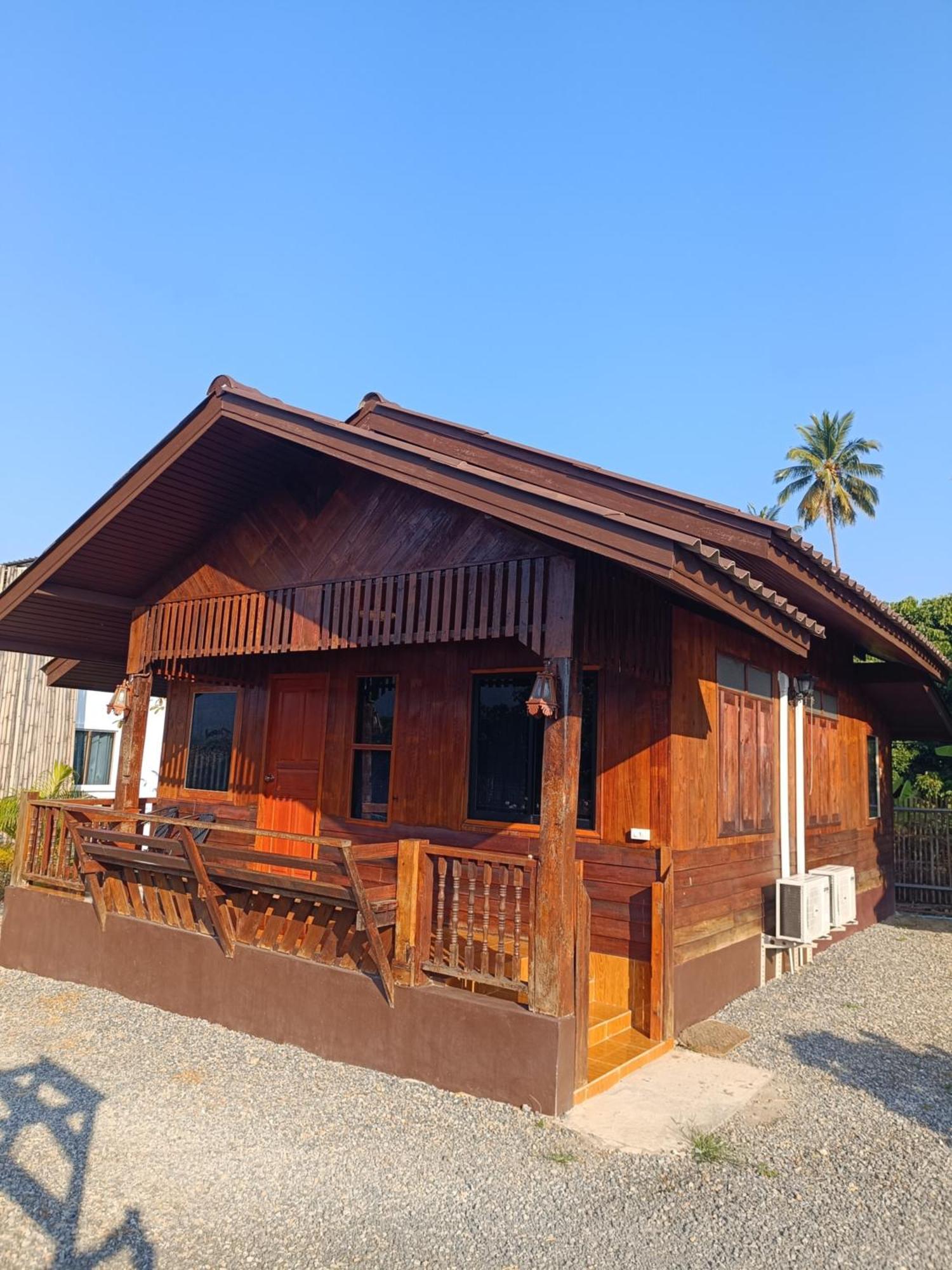 ม่วนใจ๋ปันสุข โฮมสเตย์แอนคาเฟ่ Muanjai Punsuk Homestay And Cafe Чом Тхонг Экстерьер фото
